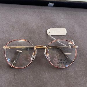 Brand new, never worn vintage eyewear! Unisex style.